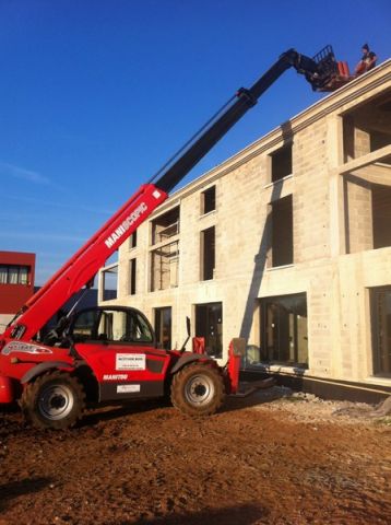 Entreprise couverture disposant du Manitou MT18/40, Aix en Provence